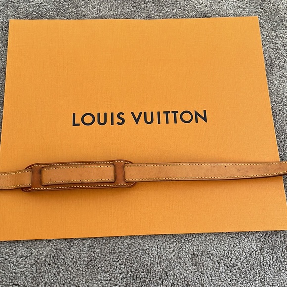 Louis Vuitton Keepall Strap - Picture 5 of 15
